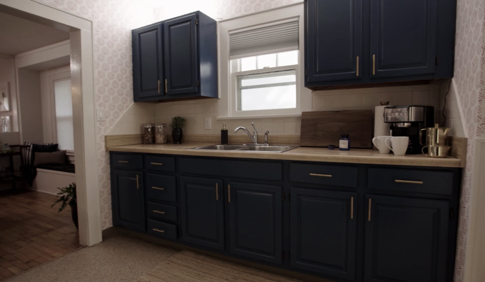 Countertop, Cabinetry, Furniture, Room, Kitchen, Property, Drawer, Interior design, Lighting, Home, 