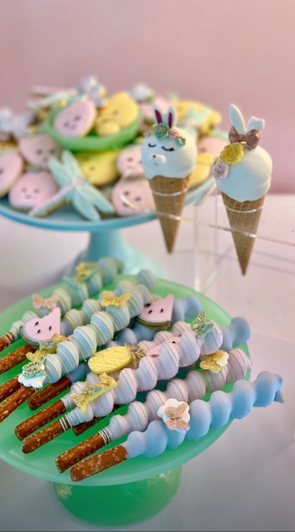 Marshmallow, Sweetness, Food, Yellow, Peeps, Confectionery, Buttercream, Party favor, Food coloring, Baby shower, 