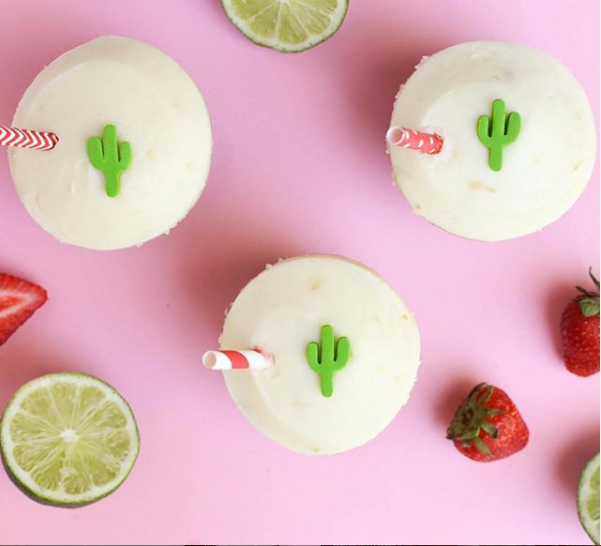 Lime, Food, Fruit, Lemon, Citrus, Plate, Plant, Cuisine, Produce, Dish, 
