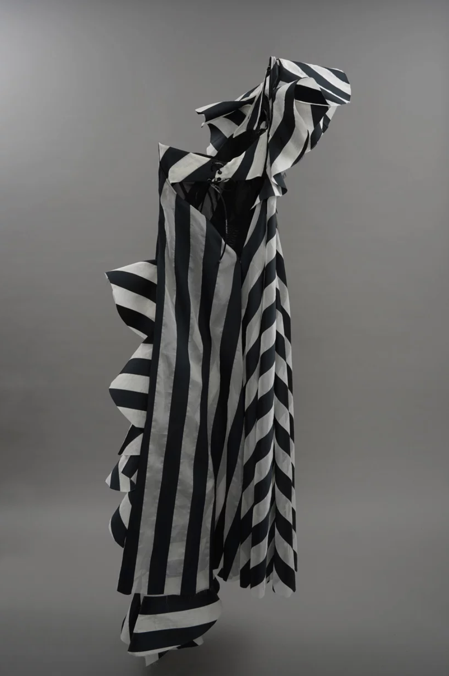 全球最時尚的DJ混音器、碧昂絲的禮服⋯ Off-White設計師Virgil Abloh首次展出超「私密」設計！