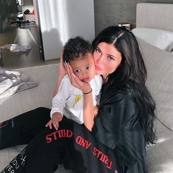 Child, Interaction, Black hair, Hug, Happy, 