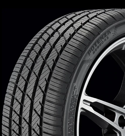 Tire, Synthetic rubber, Automotive tire, Tread, Wheel, Auto part, Automotive wheel system, Rim, Alloy wheel, Light, 
