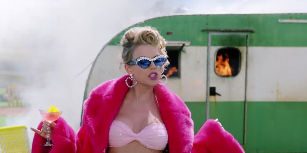 Eyewear, Pink, Sunglasses, Glasses, Fun, Magenta, Mouth, 