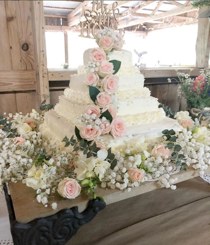 Floristry, Flower Arranging, White, Cut flowers, Flower, Floral design, Bouquet, Wedding ceremony supply, Plant, Pink, 