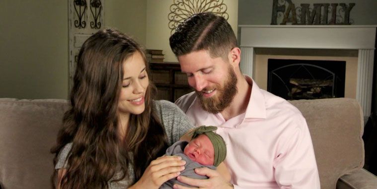 Counting On Star Jessa Duggar Gives Birth On Couch In New Video 