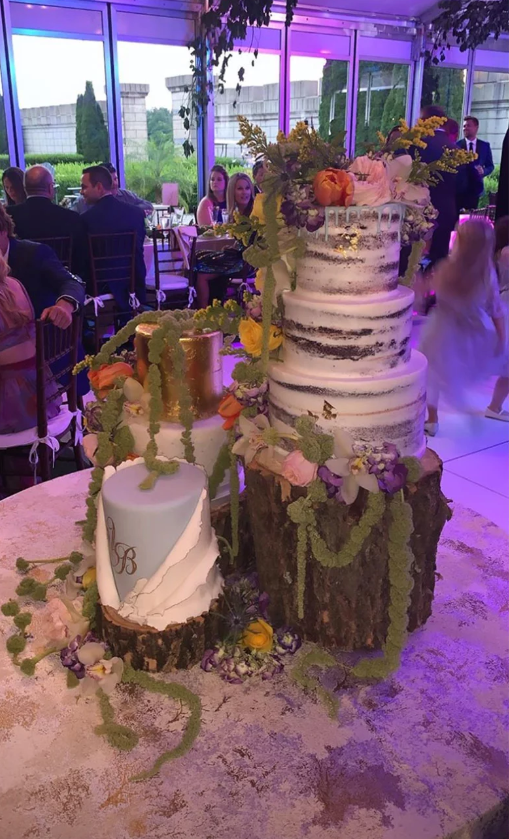 Purple, Floristry, Floral design, Event, Wedding ceremony supply, Flower Arranging, Flower, Centrepiece, Function hall, Party, 