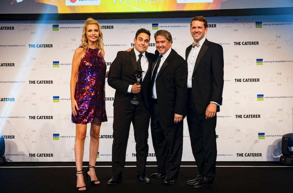 Event, Award, Carpet, White-collar worker, Media, Suit, Award ceremony, Team, Formal wear, Business, 