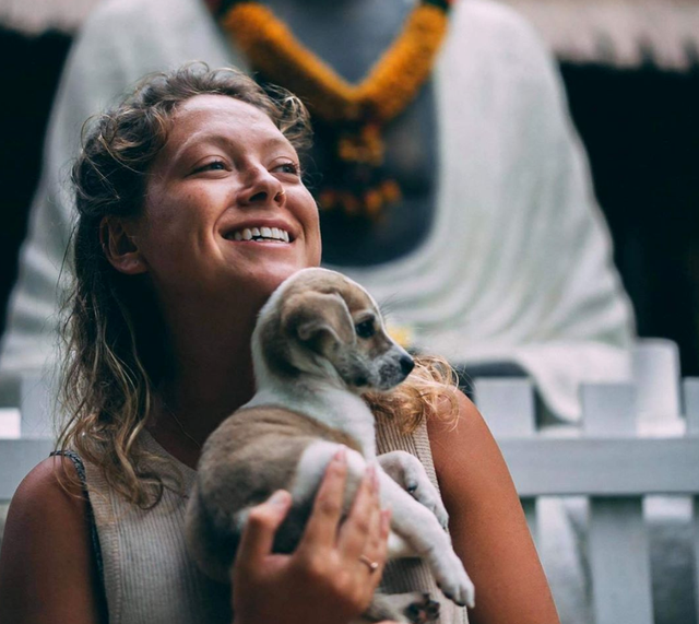 Facial expression, People, Dog, Canidae, Smile, Human, Happy, Companion dog, Hand, Dog breed, 