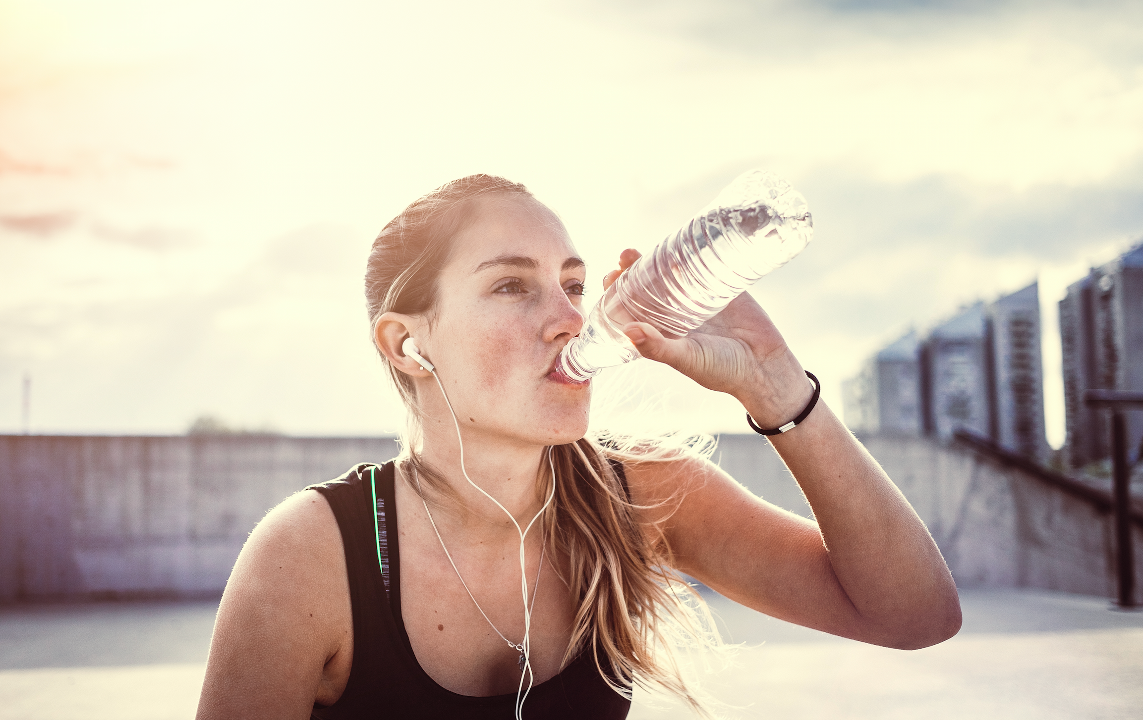 Water, Hair, Skin, Beauty, Light, Sunlight, Daytime, Sky, Summer, Blond, 