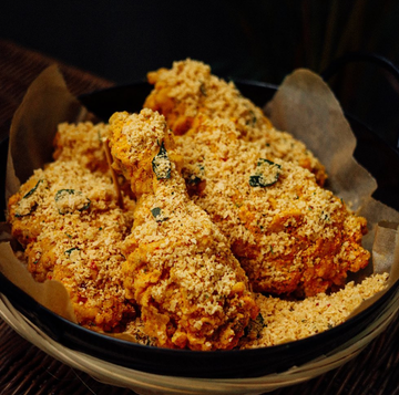 Dish, Food, Cuisine, Ingredient, Fried food, Produce, Staple food, Scone, Comfort food, Crispy fried chicken, 