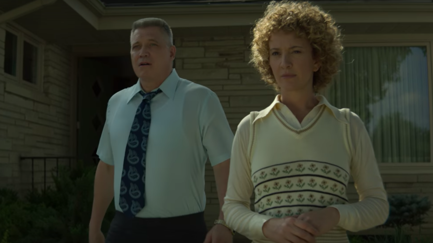 Mindhunter’s Bill Tench’s wife Nancy is played by the same actress as Rachel in The Office