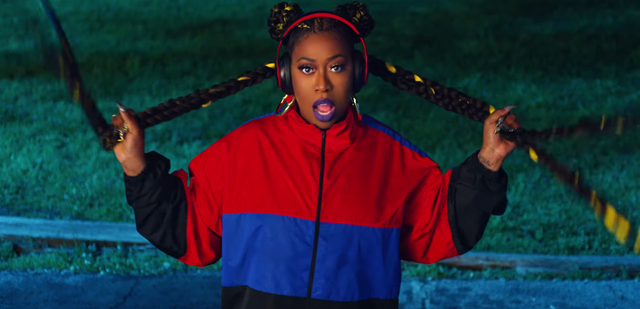 Lost control missy elliott. Missy Elliott 2000. Missy Elliott 2022. Рэп Мисси Эллиот. Мисси Эллиот американская певица.