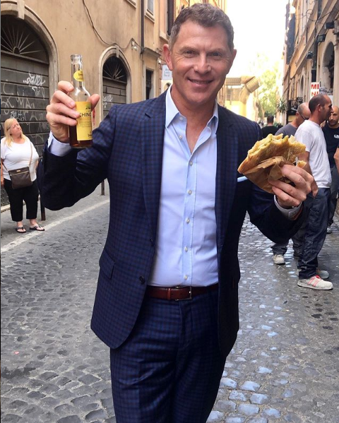 Snapshot, Suit, Hand, Outerwear, Tourism, Jacket, Photography, Finger, Gesture, Vacation, 
