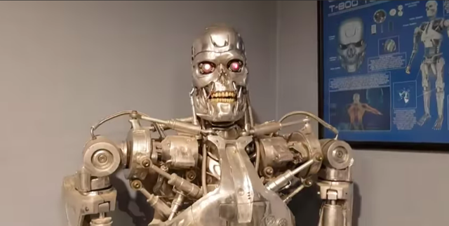 Man Builds an Insane All-Metal Terminator