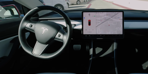 Tesla Smart Summon 