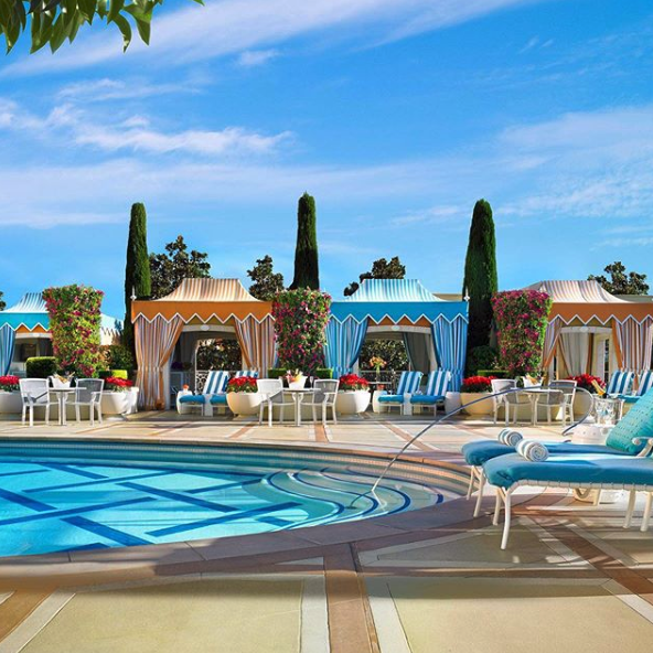 Swimming pool, Leisure, Resort, Outdoor furniture, Sunlounger, Aqua, Azure, Majorelle blue, Resort town, Tile, 