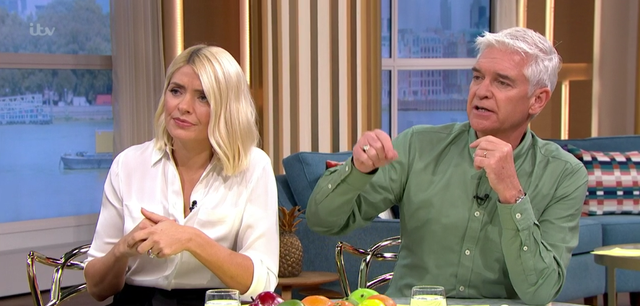 Holly Willoughby goes back to basics with chic white shirt
