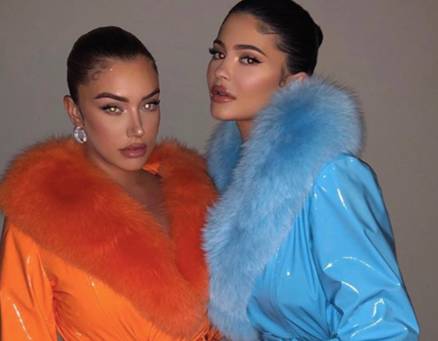 Kylie loves fox fur slides - Slaylebrity