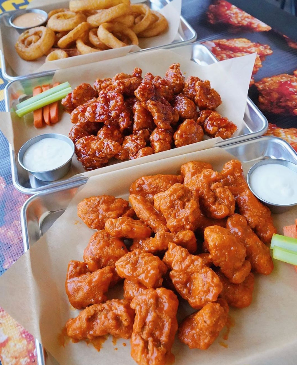 Buffalo Wild Wings offers free wings – if Super Bowl goes into OT 