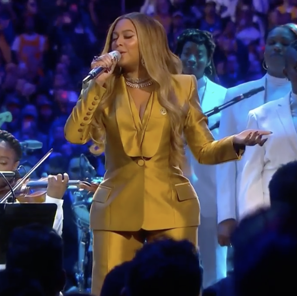Video: Beyonce performs at memorial service for Kobe Bryant and Gianna