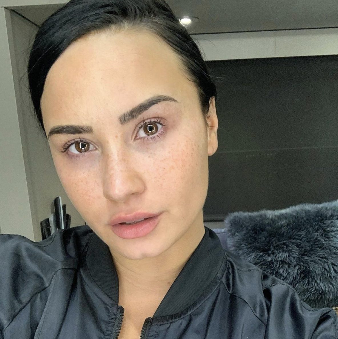 Ulejlighed Sporvogn Rose Demi Lovato Posts Rare Makeup-Free Selfie on Instagram
