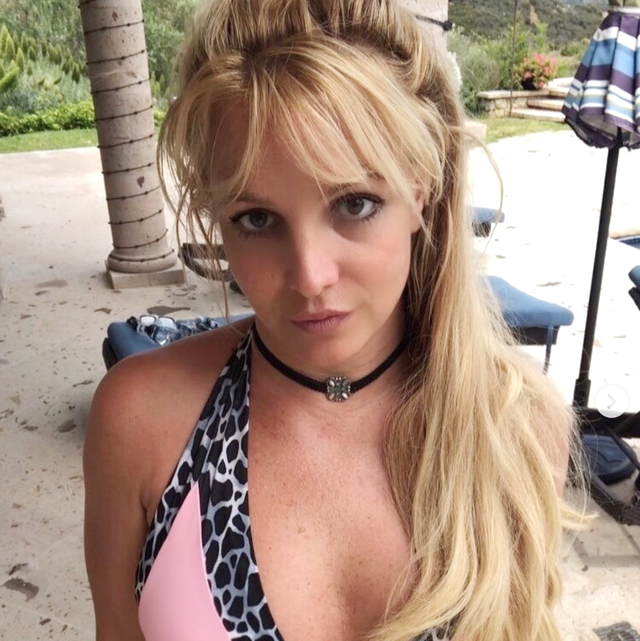 Britney Spears Finally Cut Bangs and It Looks So Good - Britney Spears New  Hairstyle 2020