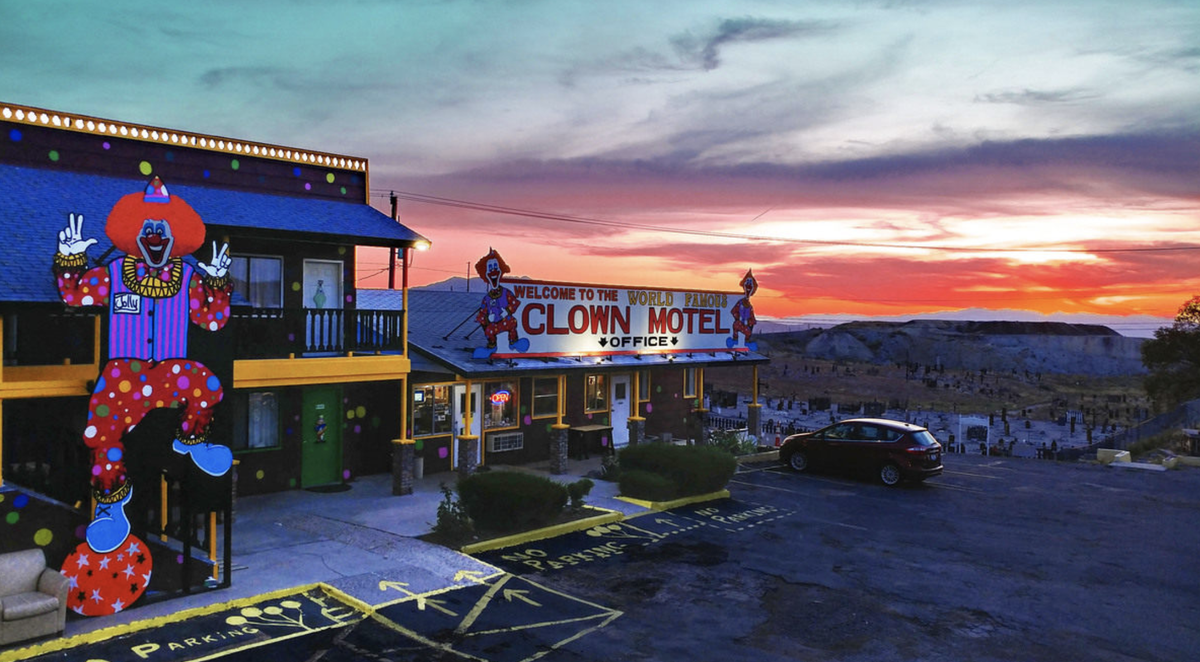 clown motel nevada