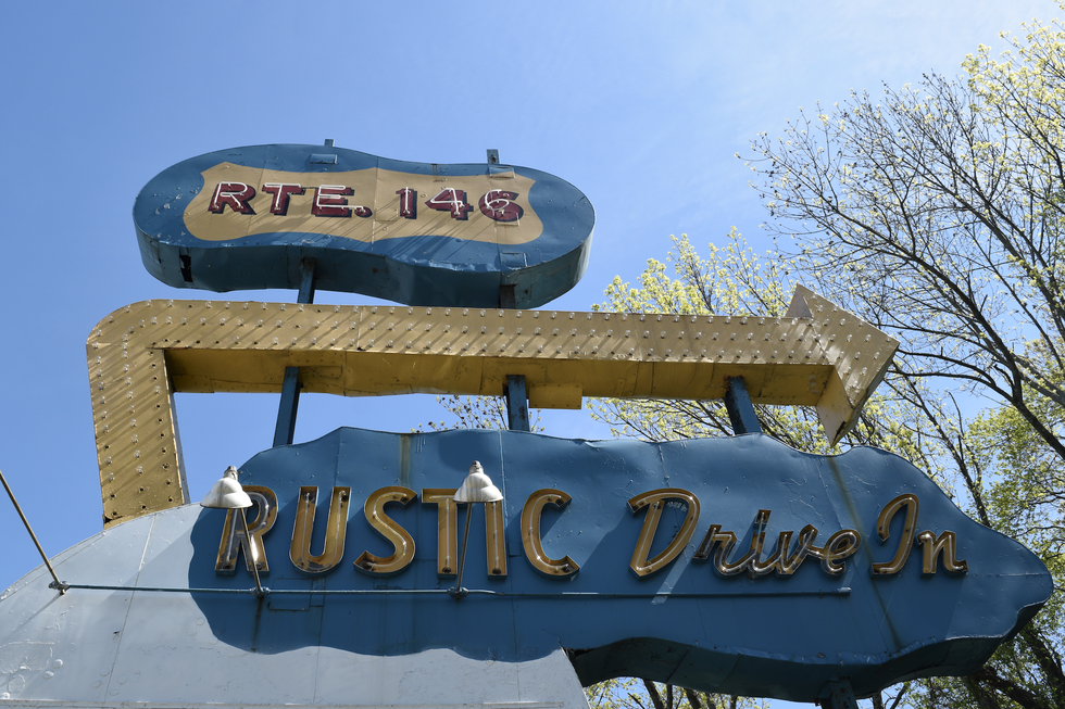 rustic drive in rhode island