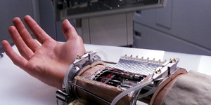 luke skywalker's prosthetic arm