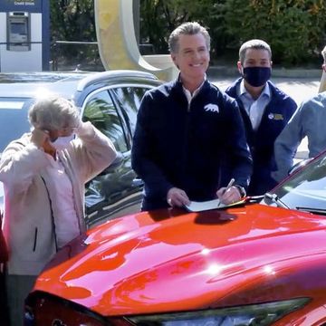 カリフォルニア州知事、2035年までにガソリン車を禁止する命令に署名