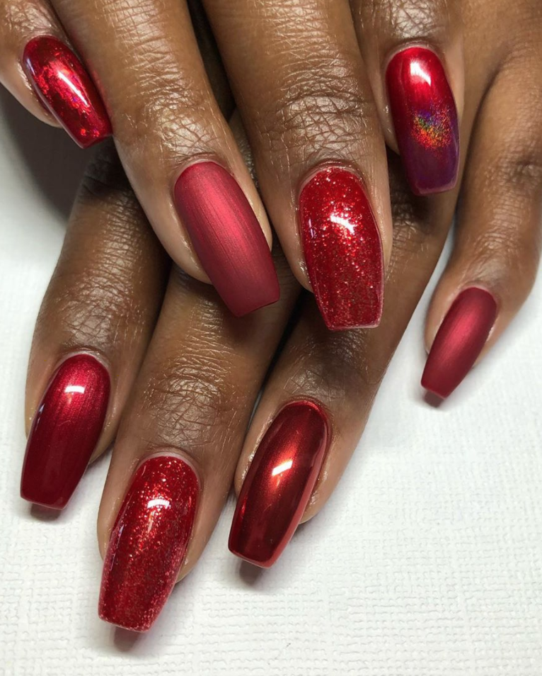 25 Pretty Christmas Red Nail Designs For The Big Holiday - Women Fashion  Lifestyle Blog Shinecoco.com | Red christmas nails, Xmas nails, Christmas  nail designs