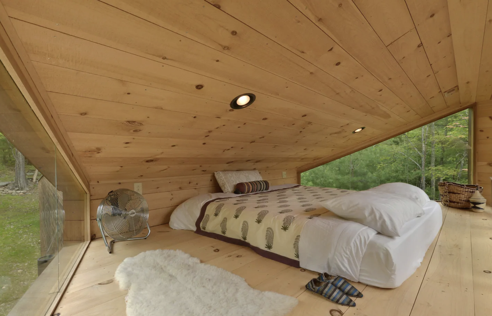 willow treehouse airbnb rental catskills