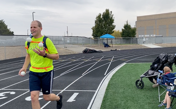 david rush joggling through his world record attempt for longest distance traveled while juggling