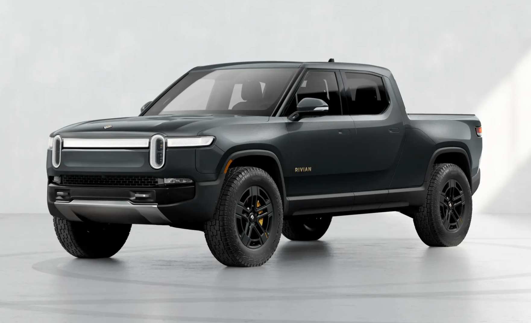 2021 Rivian Electric R1T and R1S as Spec'd by Our Editors