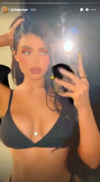 kylie jenner's 102 most naked instagram photos of all time