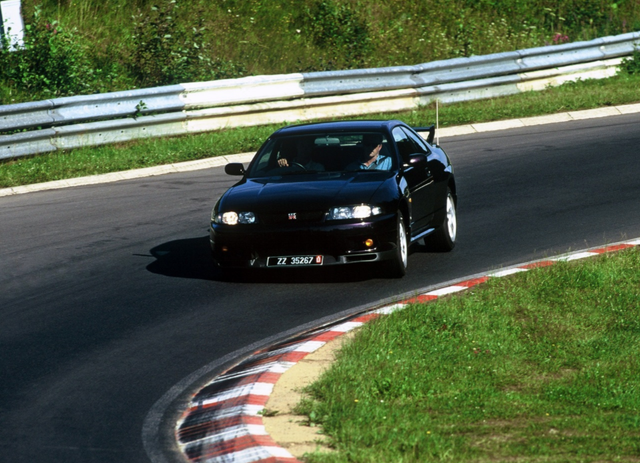 nissan r33 gtr