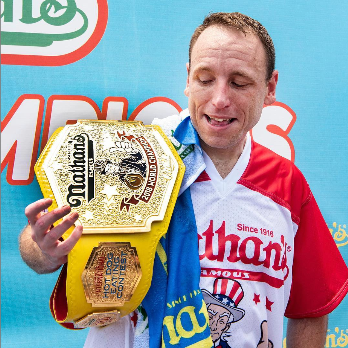 Joey Chestnut sets new record at post-pandemic hot dog race - WTOP