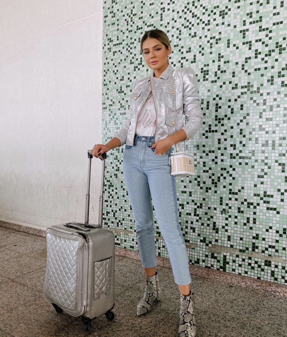 6 Foolproof & Fashionable Fall Airport Outfit Ideas