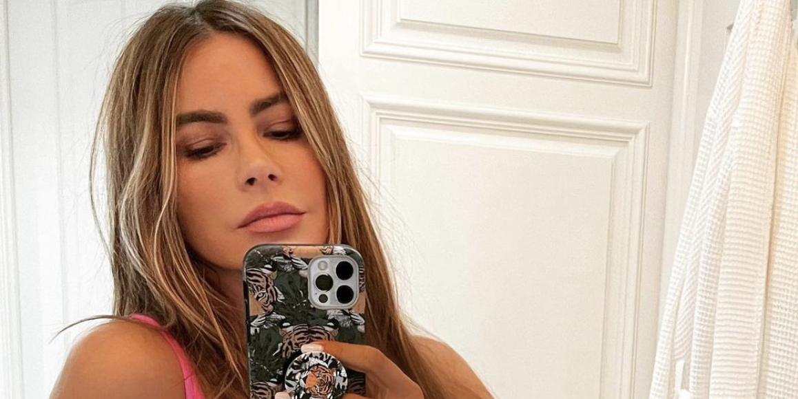 Sofia Vergara, 49, Shows Off Toned Abs In New Bikini Selfie On IG