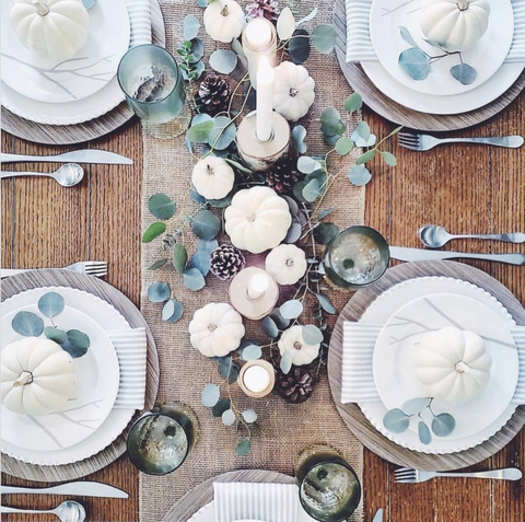 natural thanksgiving table