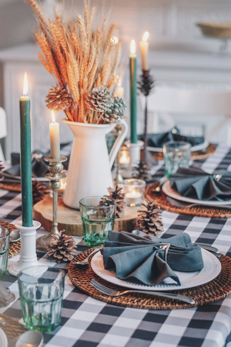 checkered thanksgiving table