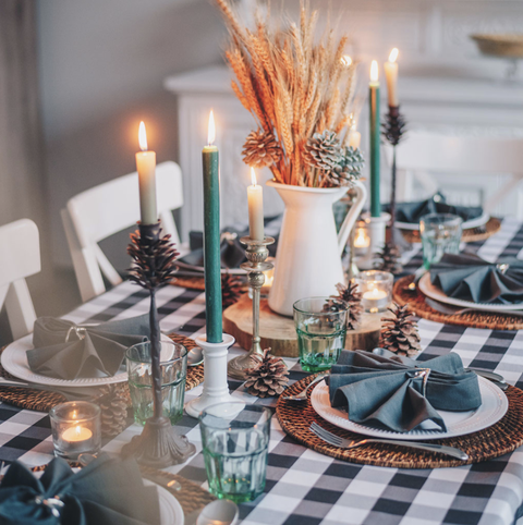 checkered thanksgiving table