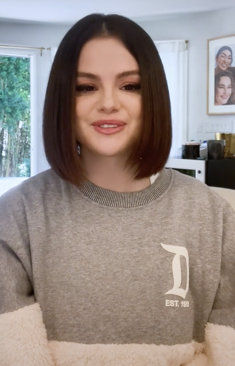 Image of Selena Gomez with blunt curly bob haircut