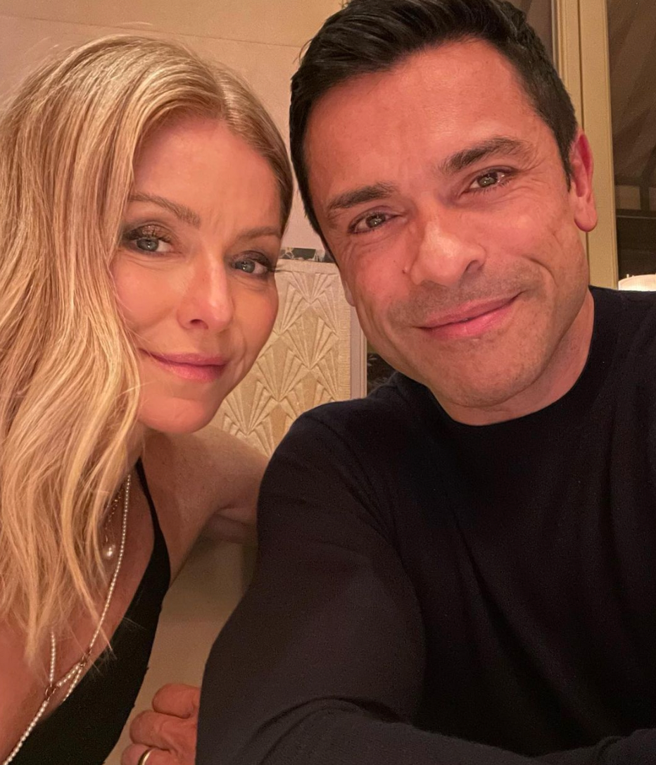 Kelly Ripa and Mark Consuelos Relationship Timeline