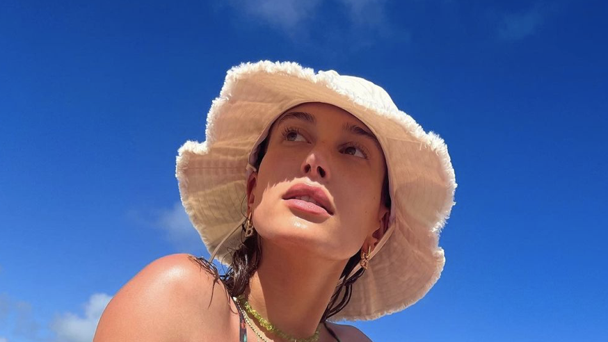 Hailey Bieber's Abs Look So Toned In A Bikini In A New IG Pic