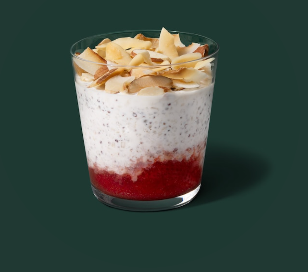 strawberry overnight oats