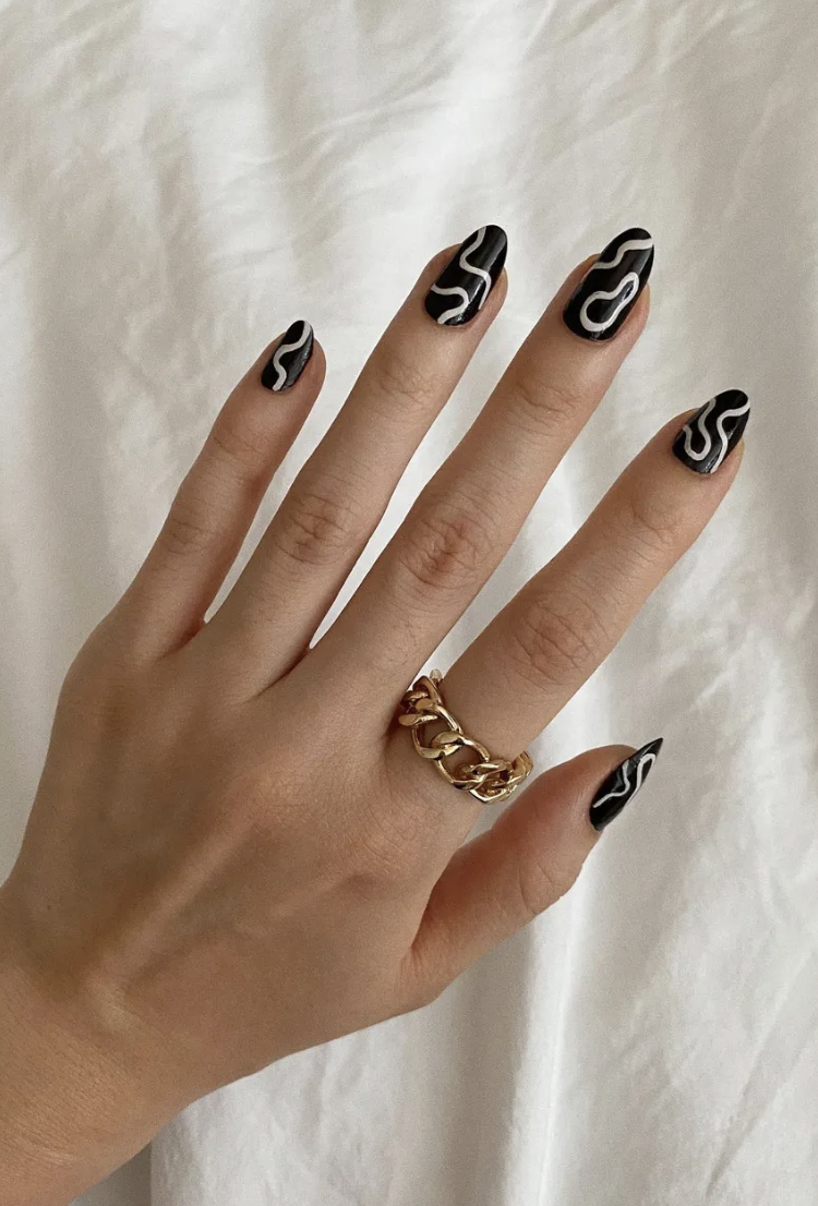 Short Black Nail Designs That Are Simple Yet Elegant - The Glossychic