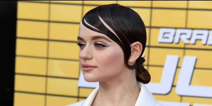Joey King flashes underboob cleavage while modeling $3,150 Fendi