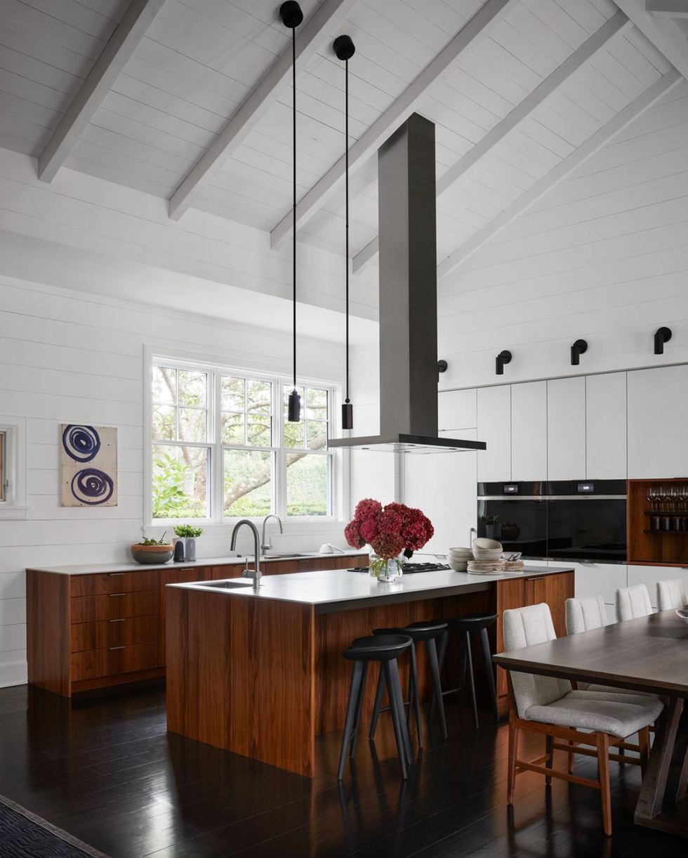 51 Stylish and Elegant Black and White Kitchen Ideas - Matchness.com  White  kitchen decor, Latest kitchen designs, Kitchen cabinet design