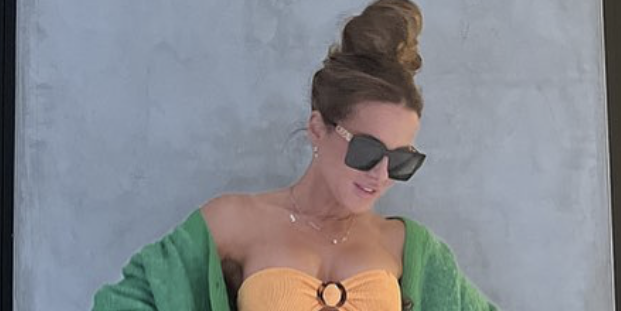 Kate Beckinsale's Mile-Long Legs And Abs In A Bikini On IG Are *Chef's Kiss*